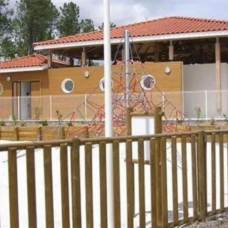 Ferienpark Laouchet Le Hameau Des Grands Lacs 3*