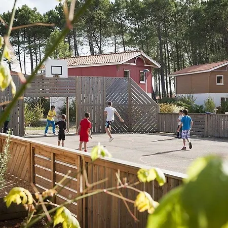 Laouchet Le Hameau Des Grands Lacs Üdülőpark 3*