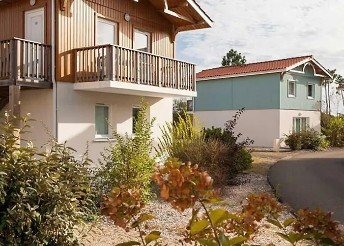 Feriepark Laouchet Le Hameau Des Grands Lacs 3*
